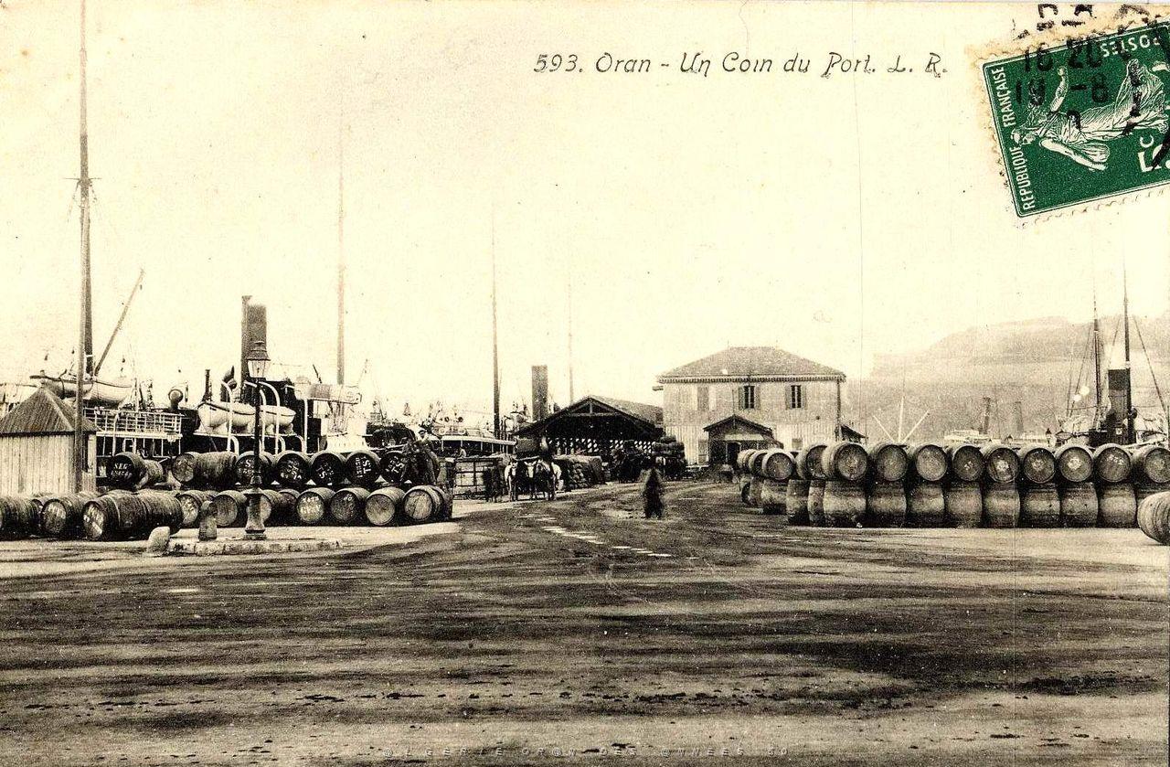 Oran- 016- travail sur les quais.JPG